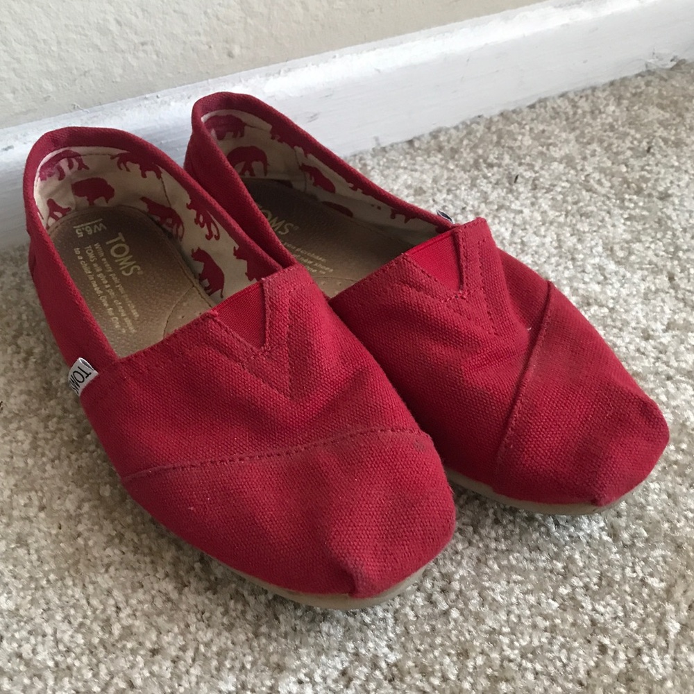 RED TOMS SLIP ONS - Picture 2 of 3